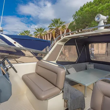 Port De Saint-raphael Apartment *